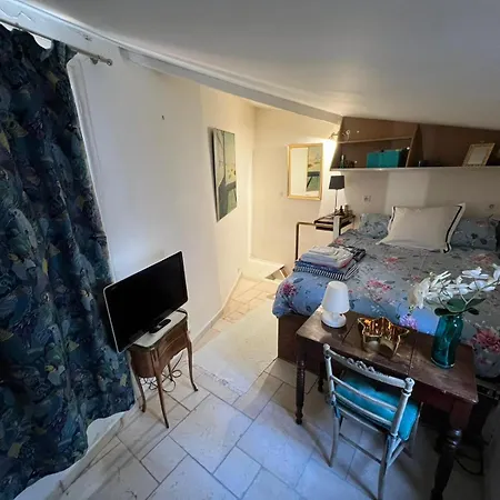 Holiday home Maison De 6 Pieces Au Coeur Du Village D'eze *
