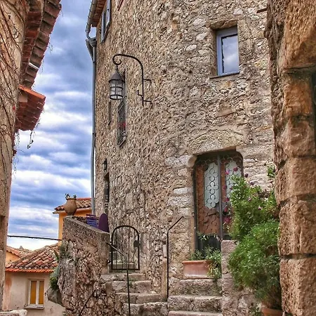 Maison De 6 Pieces Au Coeur Du Village D'eze