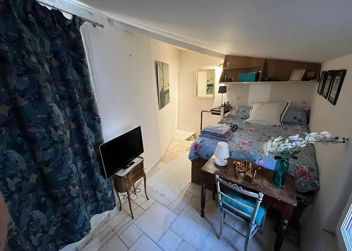 بيت للعطل Maison De 6 Pieces Au Coeur Du Village D'eze *