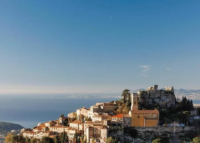 Maison De 6 Pieces Au Coeur Du Village D'eze بيت للعطل